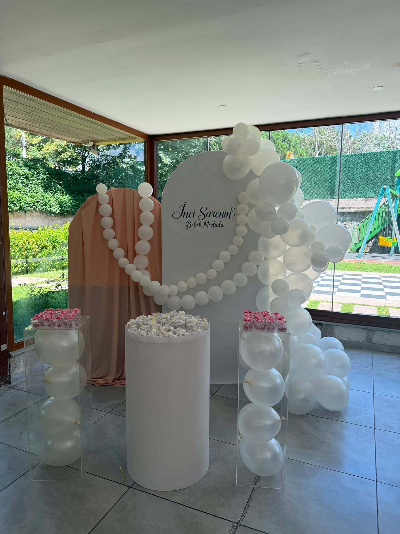 Zemhan Events tarafından hazırlanan zarif bebek mevlüdü konsepti